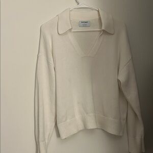Old Navy Women's V-Neck Cream Sweater